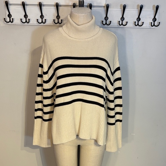 Gap Sweaters - Gap Striped Cotton Turtleneck Sweater - Black and Cream size xs